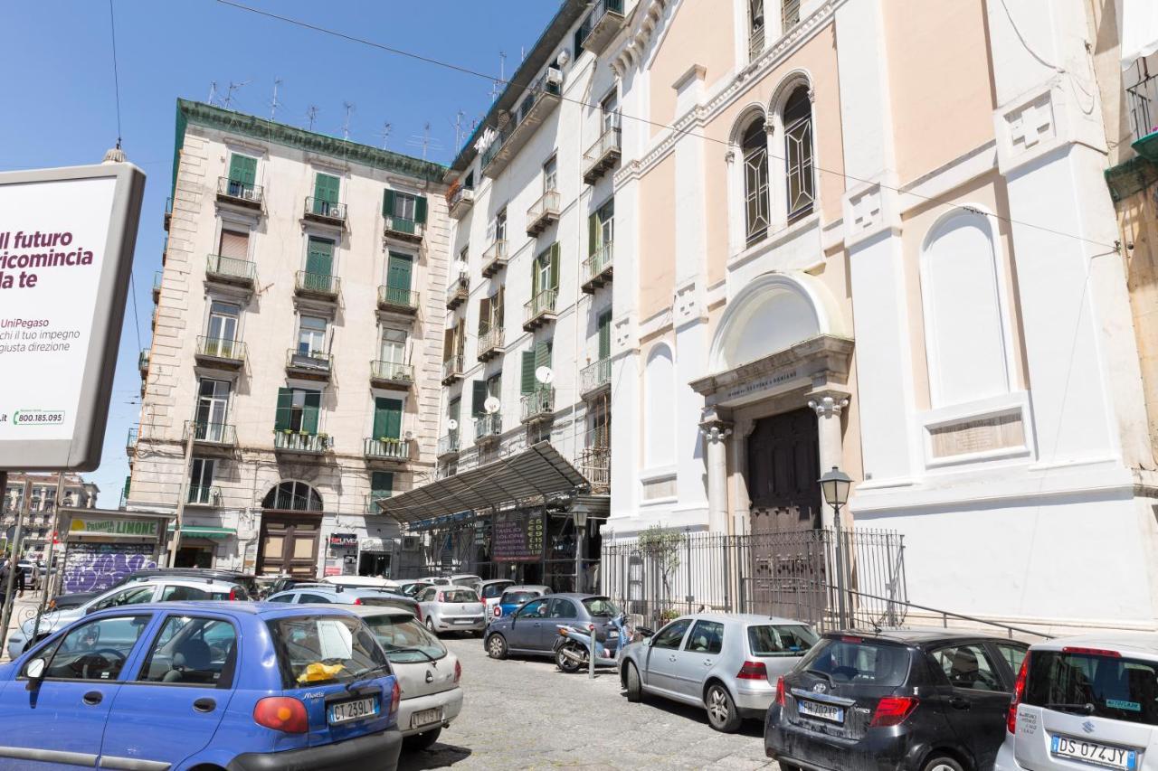 B&B Donna Adelina Νάπολη Εξωτερικό φωτογραφία