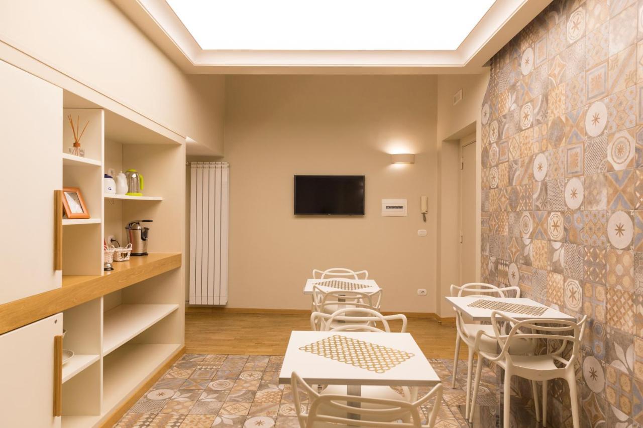 B&B Donna Adelina Νάπολη Εξωτερικό φωτογραφία