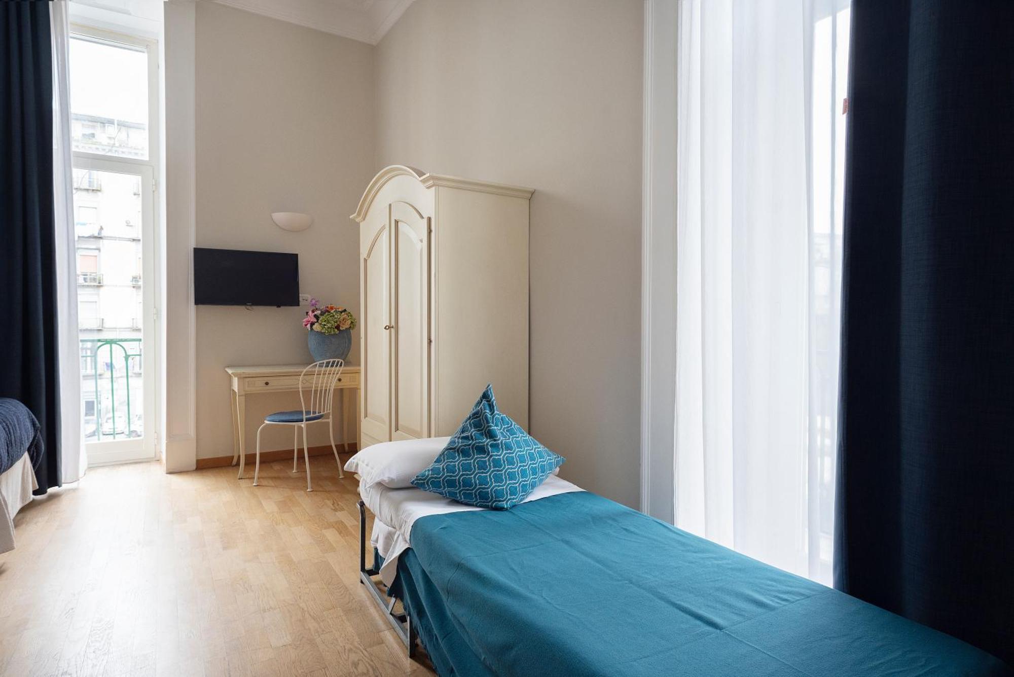 B&B Donna Adelina Νάπολη Εξωτερικό φωτογραφία